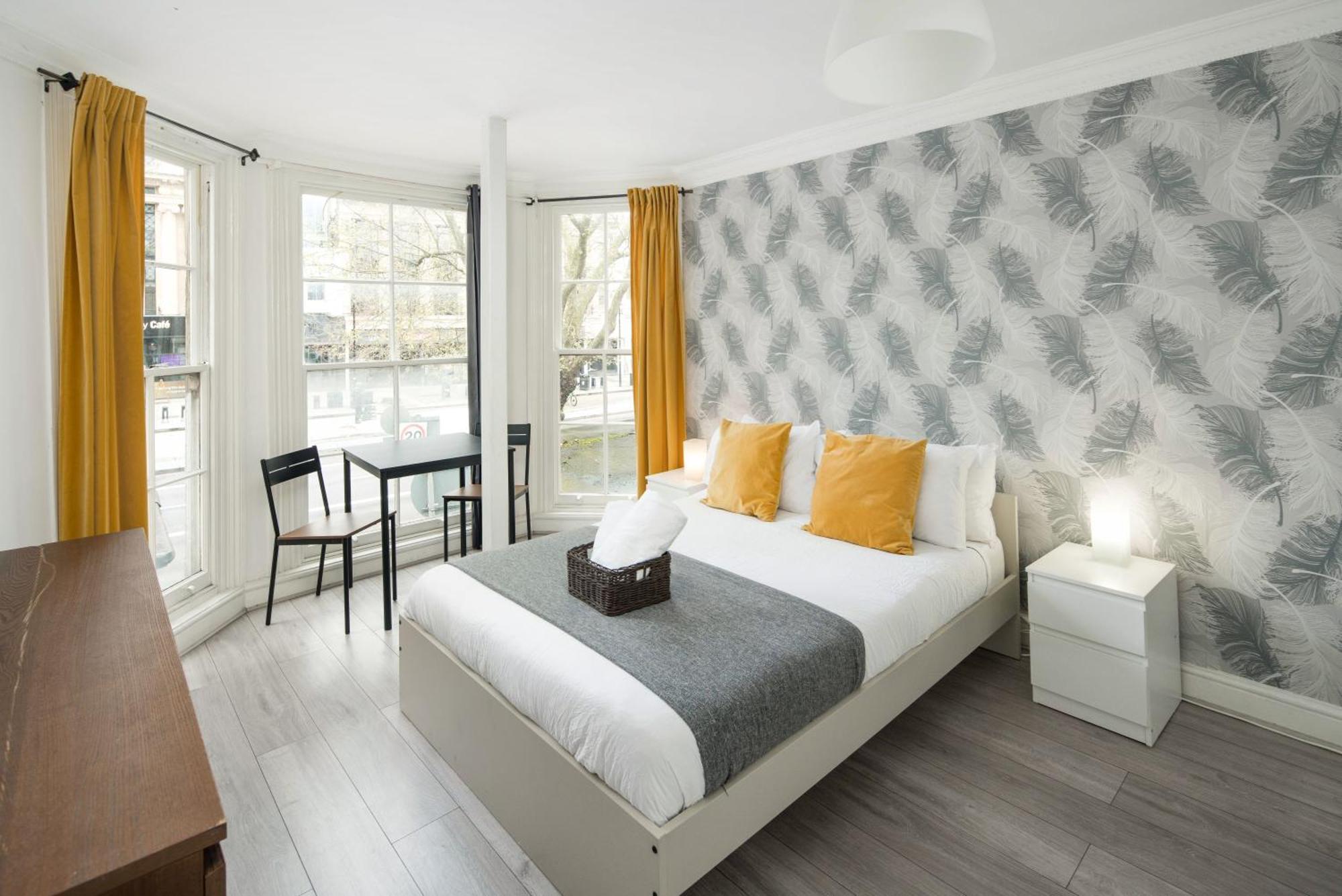 Private Double Room Shared Bathroom Near City Centre Londen Buitenkant foto