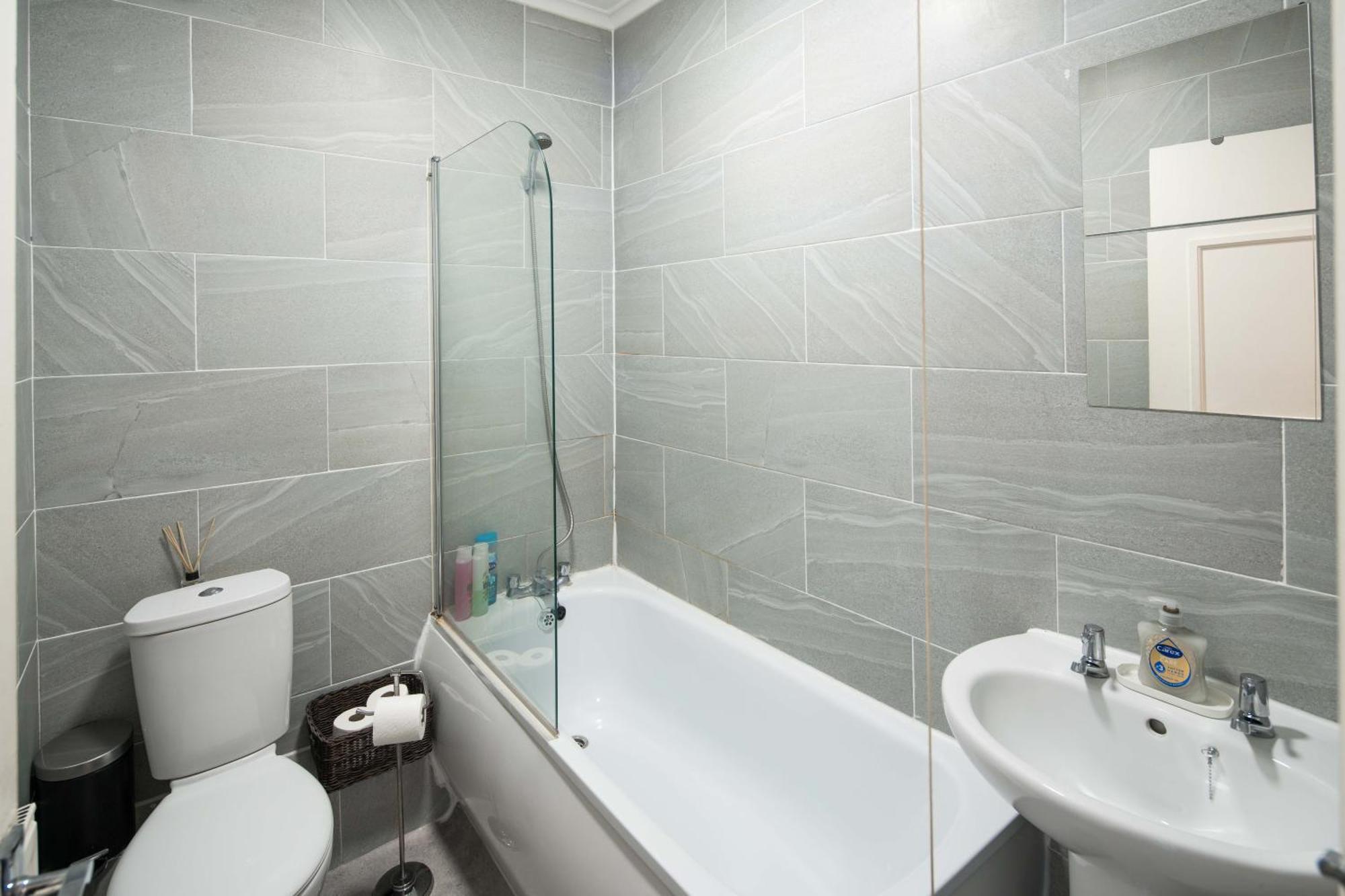 Private Double Room Shared Bathroom Near City Centre Londen Buitenkant foto